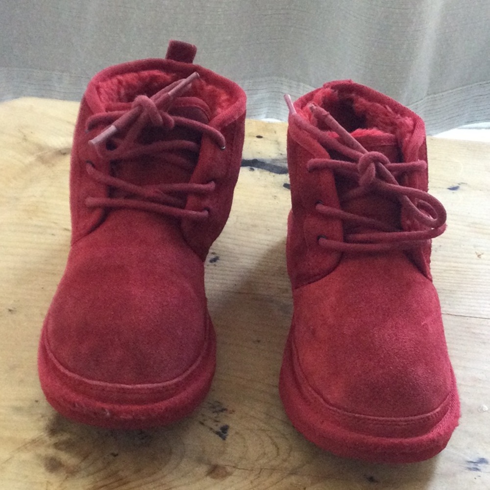 Kids Ugg Australia sz4 used in good condition